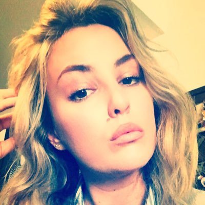 Profile Picture of Mandy May Blest (@MandyMayBlest) on Twitter