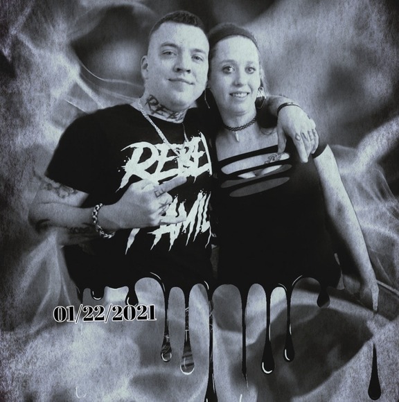 Profile Picture of Amanda marie Steller (@amandamarie142) on Poshmark