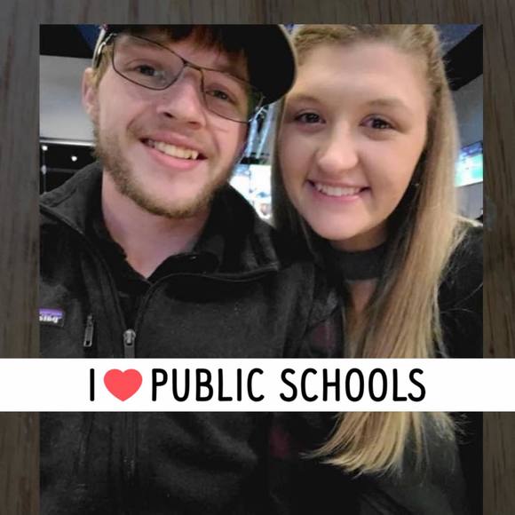 Profile Picture of Sarah Mosinski (@sarahmosinski) on Poshmark