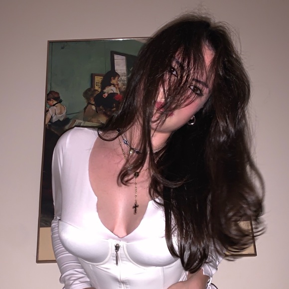 Profile Picture of Julia Zammit (@juliazammitt) on Poshmark