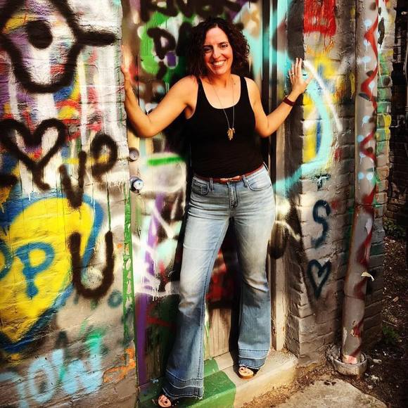 Profile Picture of Anna Pickelsimer (@annap77) on Poshmark