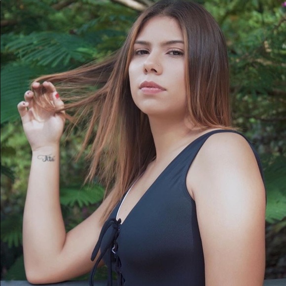 Profile Picture of Valentina Tocci (@valentocci) on Poshmark