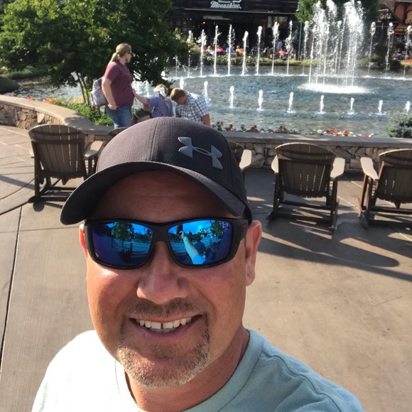 Profile Picture of John Pugh (@joncuse1) on Poshmark