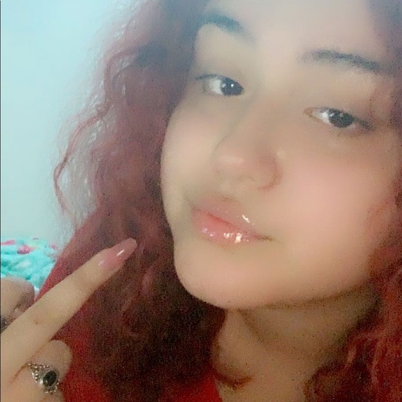 Profile Picture of Alexa Acosta (@alexaacosta305) on Poshmark