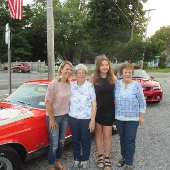 Profile Picture of Debra Freeman baris (@debrafreeman928) on Poshmark