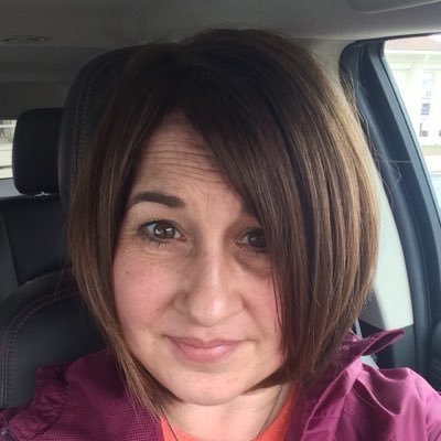 Profile Picture of Elizabeth Knop (@knopoxf) on Twitter