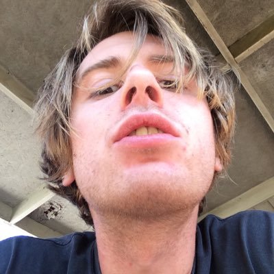 Profile Picture of John Deer (@GoobleGobbleZ) on Twitter