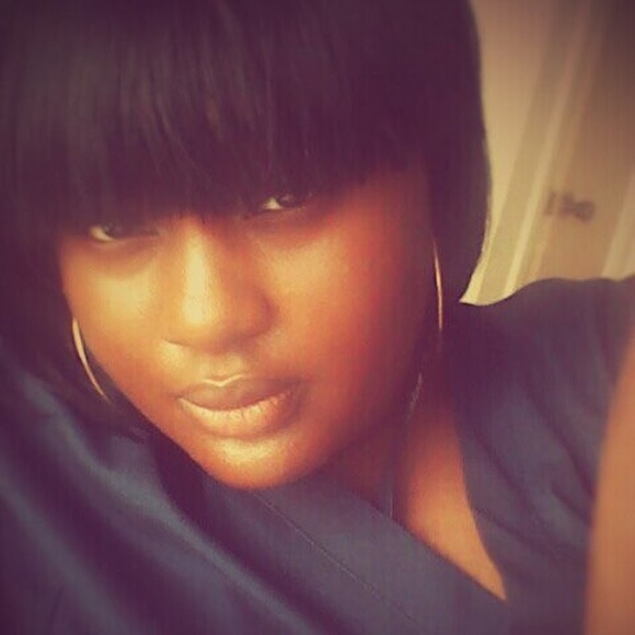 Profile Picture of Cassandra Augustin (@c_augustin) on Poshmark