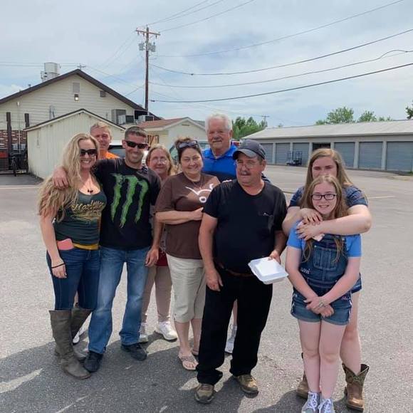 Profile Picture of Billy Farmer (@farmer32) on Poshmark