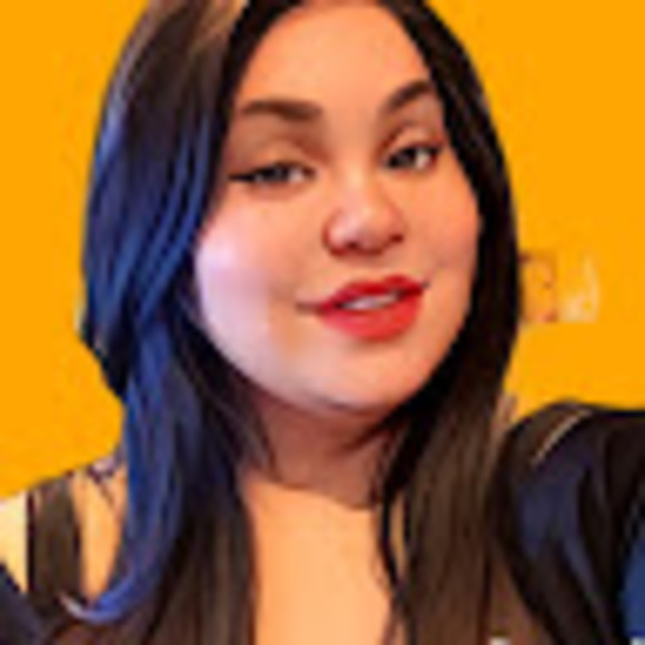 Profile Picture of Ann k. Reeves (@reevesannk) on Poshmark