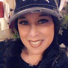 Profile Picture of Julissa Lugo-Evans (@juliciousmomma) on Pinterest