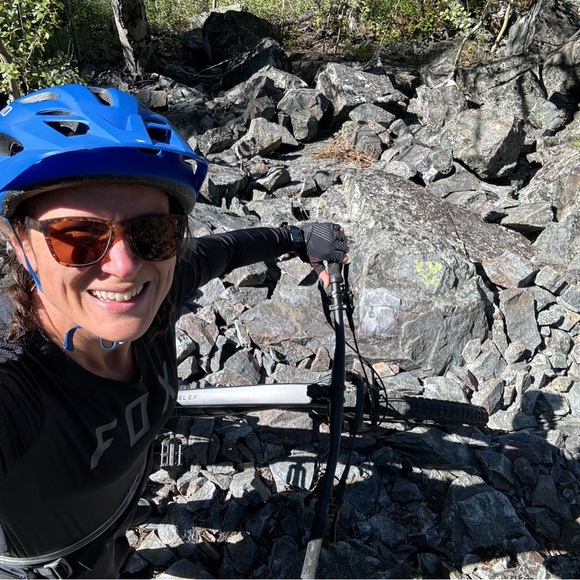 Profile Picture of Linnea Halverson (@bopshouwap) on Poshmark