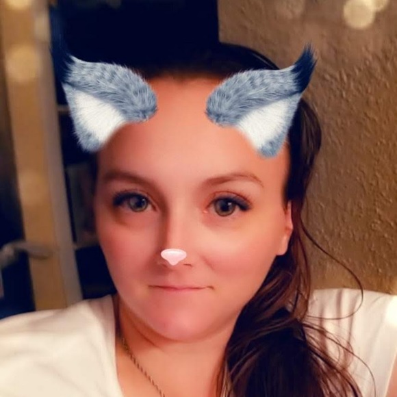 Profile Picture of Marlena Abendroth (@dtamme123mom) on Poshmark