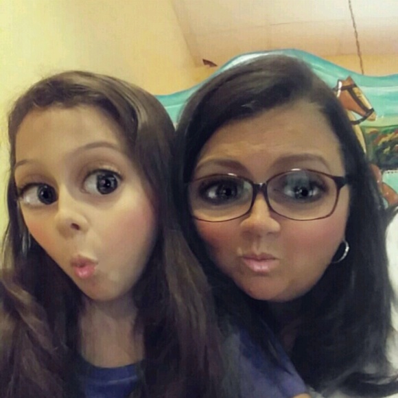 Profile Picture of Lisa Abbott (@labbott4) on Poshmark