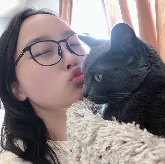 Profile Picture of Jia Lin (@linjia0127) on Poshmark