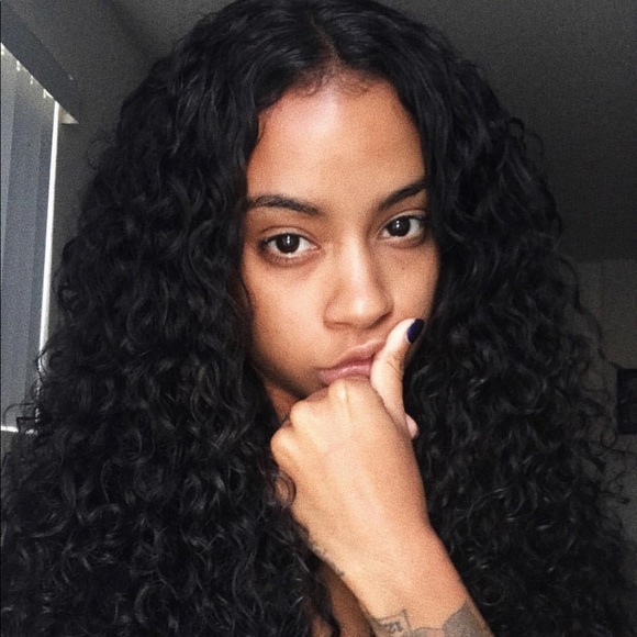 Profile Picture of Nicola Delorie (@apnodee2019) on Poshmark