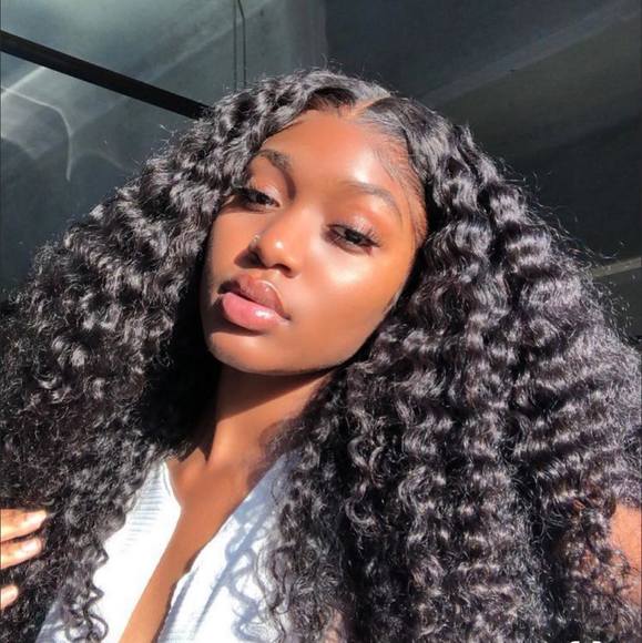 Profile Picture of Sierra Downer (@sierra_downer) on Poshmark