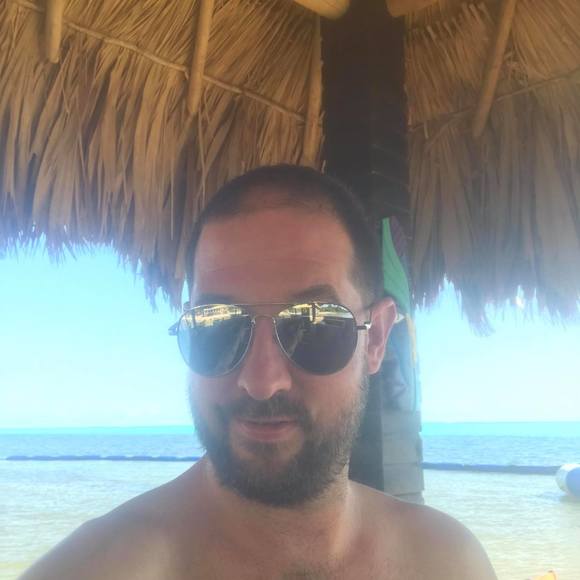 Profile Picture of Matthew Greaney (@gavindog420) on Poshmark