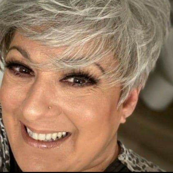 Profile Picture of Dawn marie Barry (@dawnbarry102) on Poshmark