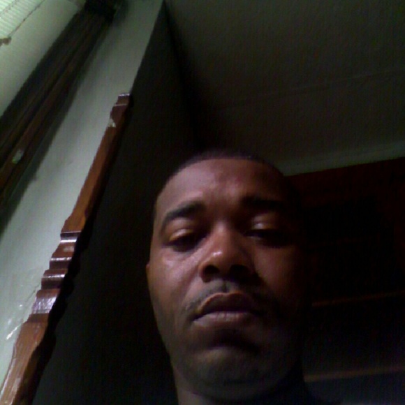 Profile Picture of Clifford Evans (@evans2212) on Poshmark