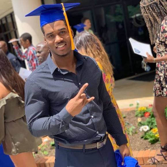 Quinn Jones - Poshmark Profile Picture of Quinn Jones (@quinnterious93) on Poshmark