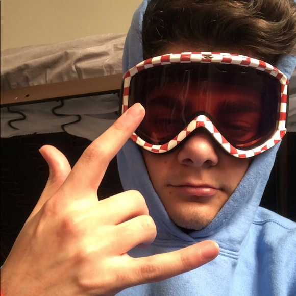 Profile Picture of Rebell Strollo (@rstrollo13) on Poshmark