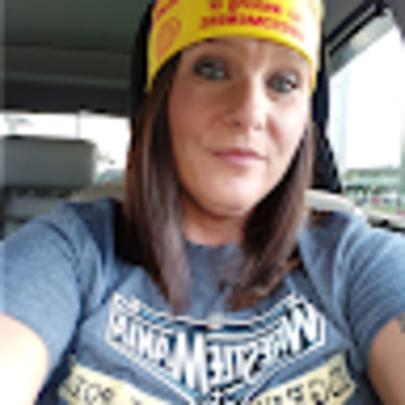 Profile Picture of Stephanie Kuklinski (@pink1267716) on Poshmark