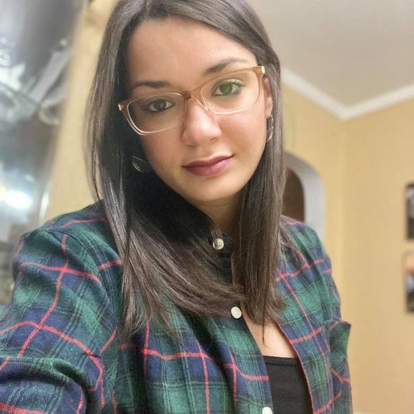 Profile Picture of Danielle Luciano (@d_luciano) on Poshmark