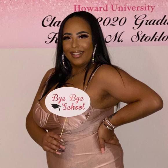 Profile Picture of Kendron Stoklosa (@gigglebug861) on Poshmark