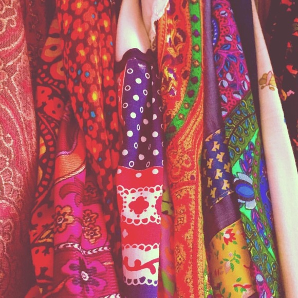 Profile Picture of Mage Vintage (@magevintage) on Poshmark