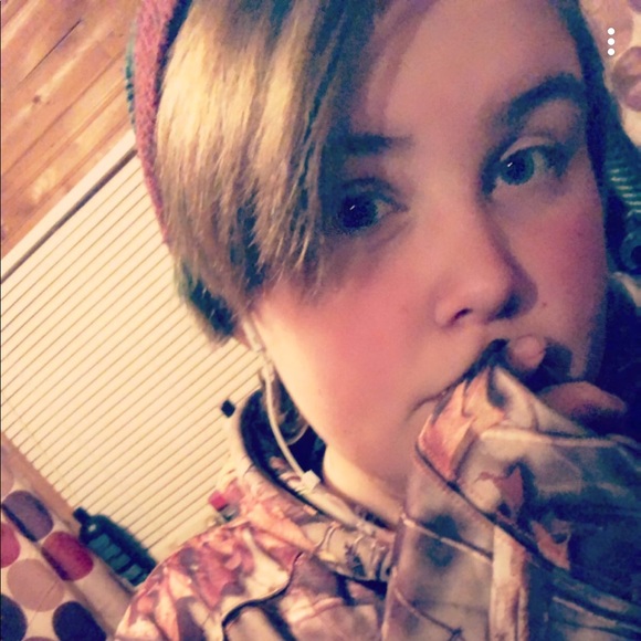 Profile Picture of Lakota Kedrowski (@kotamarie) on Poshmark