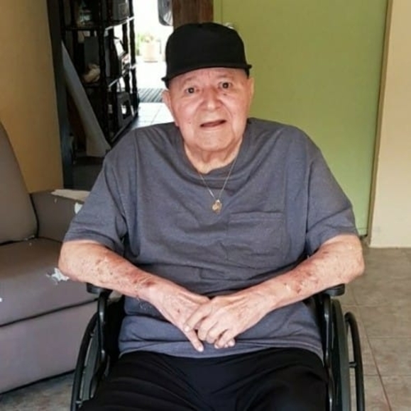 Profile Picture of Alex Pabón (@ajperez10) on Poshmark