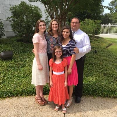 Profile Picture of Dennis McDaniel (@D_BishHartsYou) on Twitter