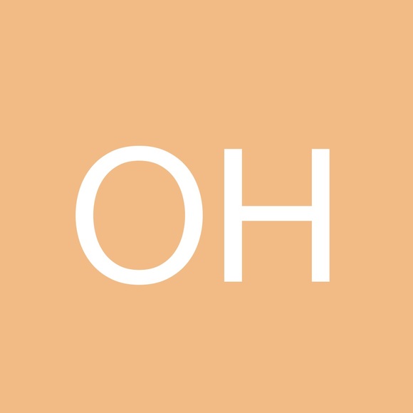 Profile Picture of Olivia Hebert (@olivialhebert) on Poshmark