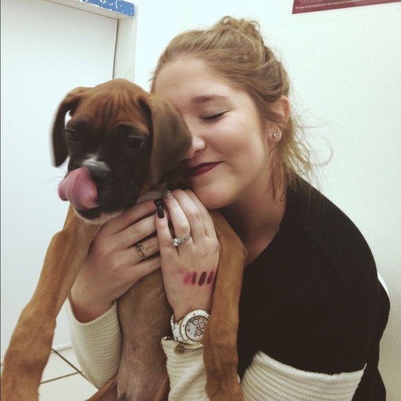 Profile Picture of Ally Bradway (@alexbradway) on Poshmark