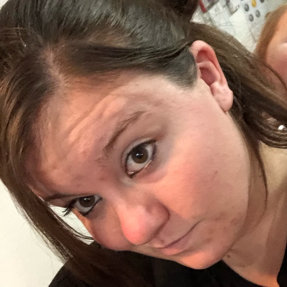 Profile Picture of Megan Emter (@meganemter) on Poshmark