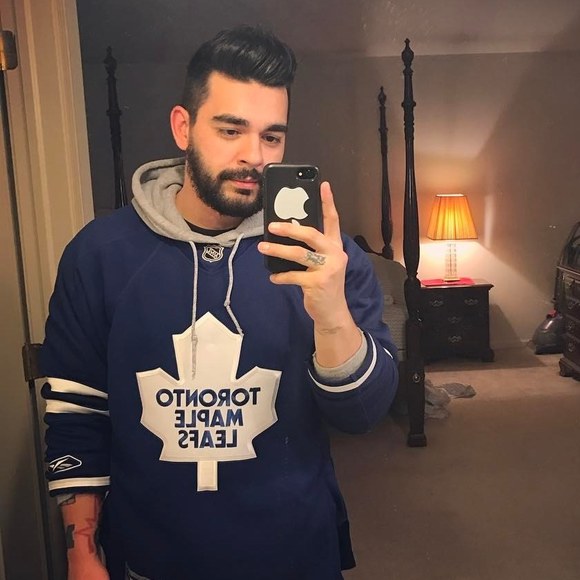 Profile Picture of Nick Watson (@nickwatson13) on Poshmark