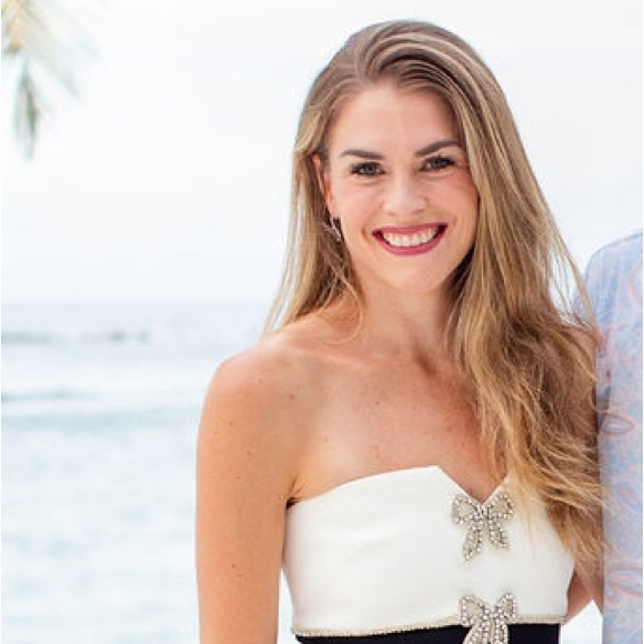 Profile Picture of Jill Lee (@carmichaeljl) on Poshmark