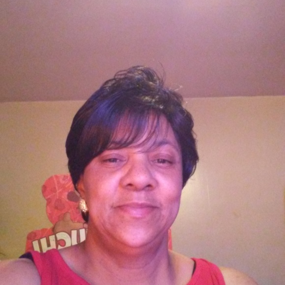 Profile Picture of Johnita Lora-king (@johnitalora) on Poshmark