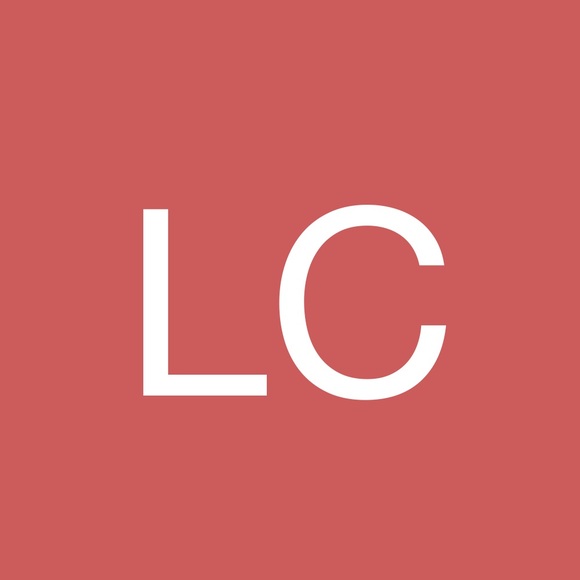 Profile Picture of Lisa Chilvers (@lisachilvers) on Poshmark