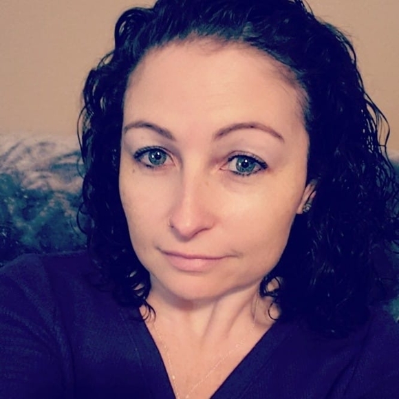 Profile Picture of Dawn Sawdey (@dawnrene81) on Poshmark