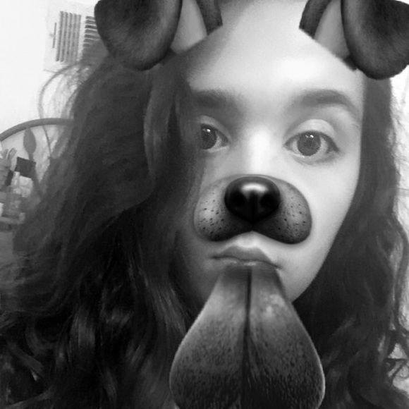 Profile Picture of Isabelle Paul (@issajane) on Poshmark