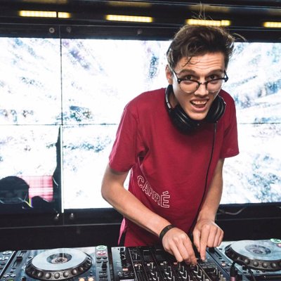 Profile Picture of Tom Reilly (@onthetom) on Twitter