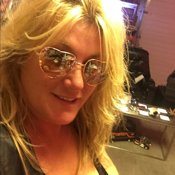 Profile Picture of Paulette Porter (@charlottegneo) on Poshmark