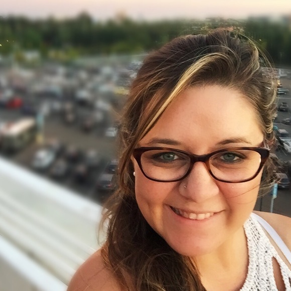 Profile Picture of Bree Strobl (@breestrobes) on Poshmark