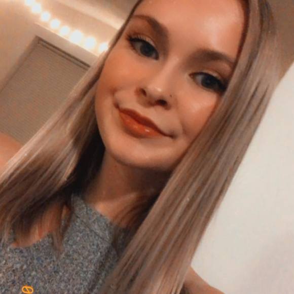 Profile Picture of Kylee Thomas (@kyleet1667) on Poshmark
