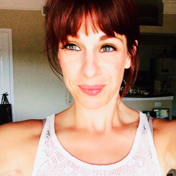 Profile Picture of Melissa Cubria (@melissacubria) on Poshmark