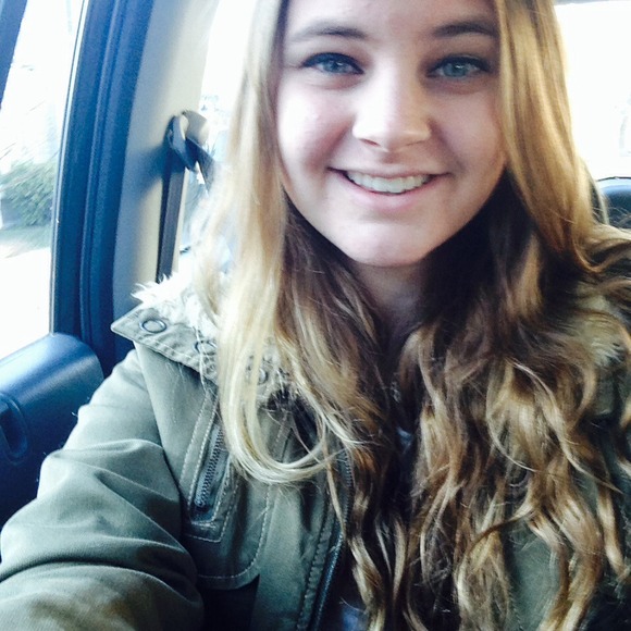 Profile Picture of Rebecca Blackinton (@rblackinton) on Poshmark