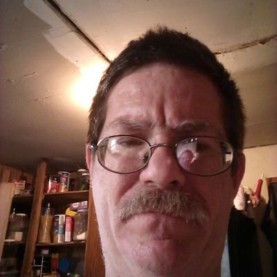 Profile Picture of Bruce Keck Married And Flirting (@Brucekeck3) on Twitter