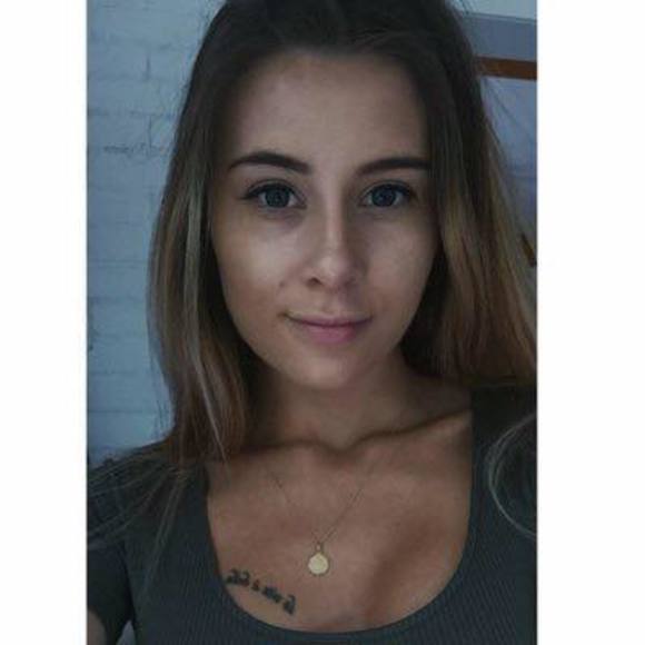 Profile Picture of Emma Notte (@notte_gurl) on Poshmark